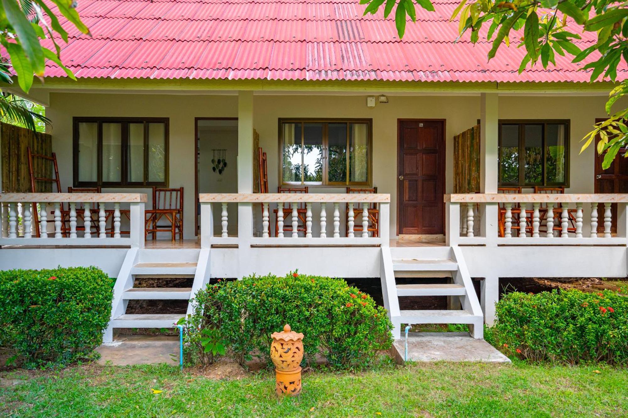 Lanta Beachfront Resort Koh Lanta Ngoại thất bức ảnh