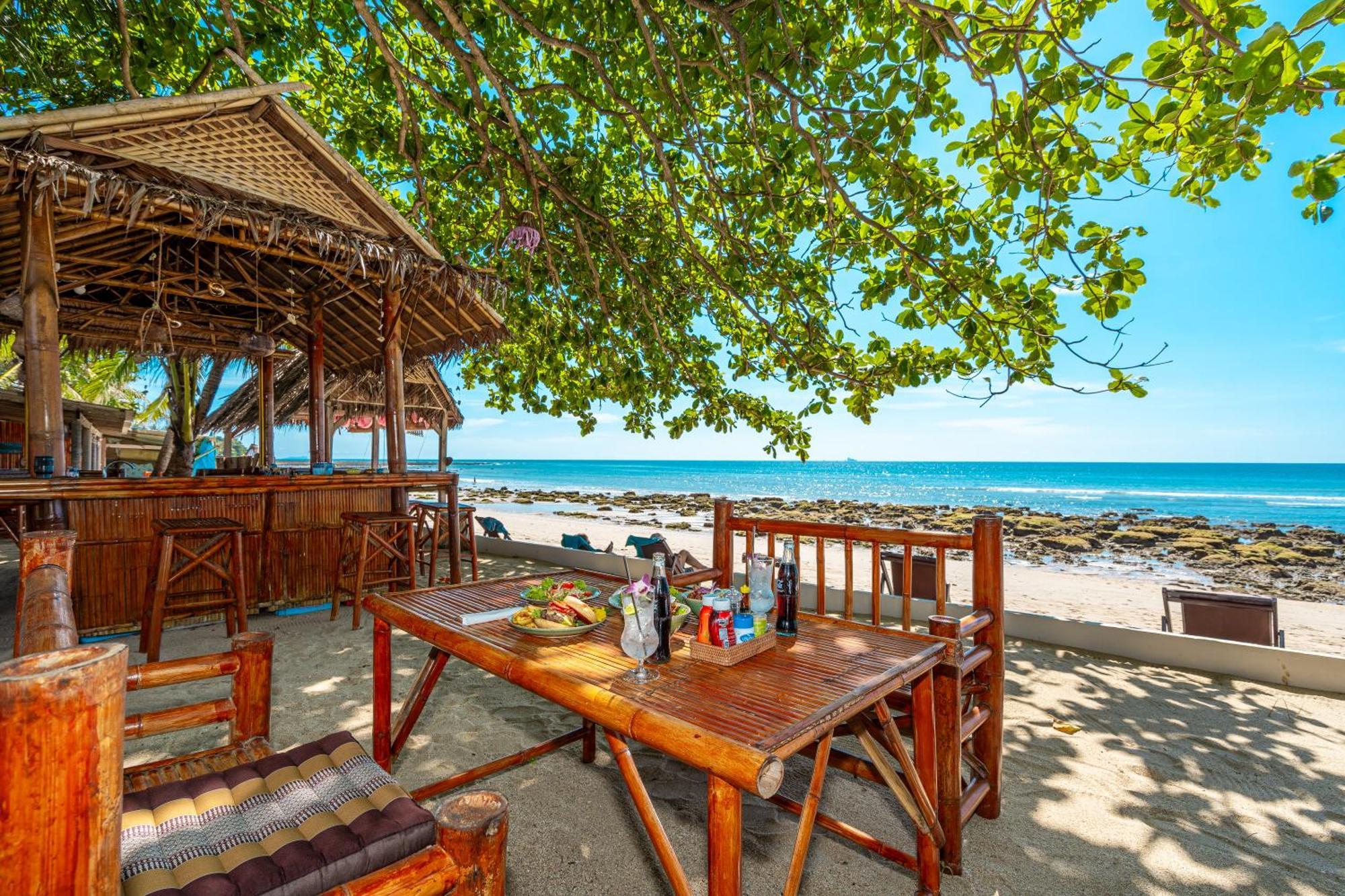 Lanta Beachfront Resort Koh Lanta Ngoại thất bức ảnh