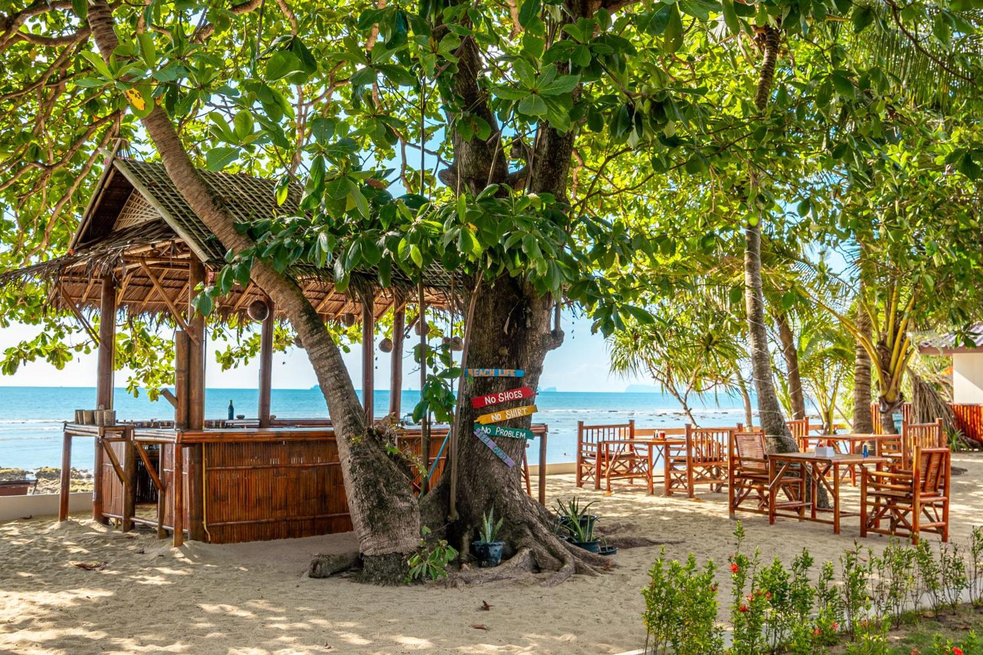 Lanta Beachfront Resort Koh Lanta Ngoại thất bức ảnh